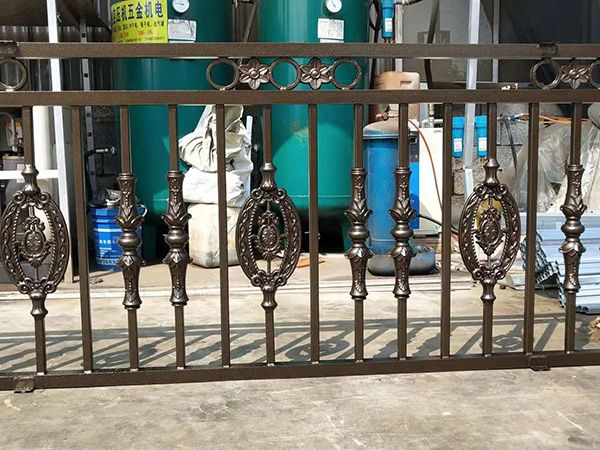 陽臺(tái)護(hù)欄